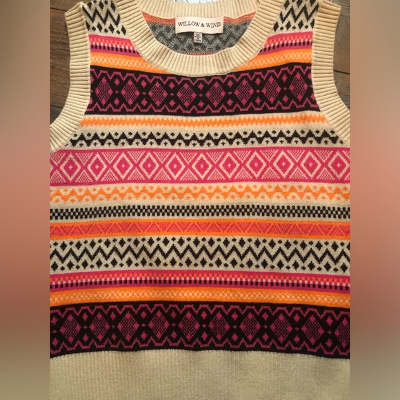 Willow & Wind Sweater Vest - Picture 3 of 5